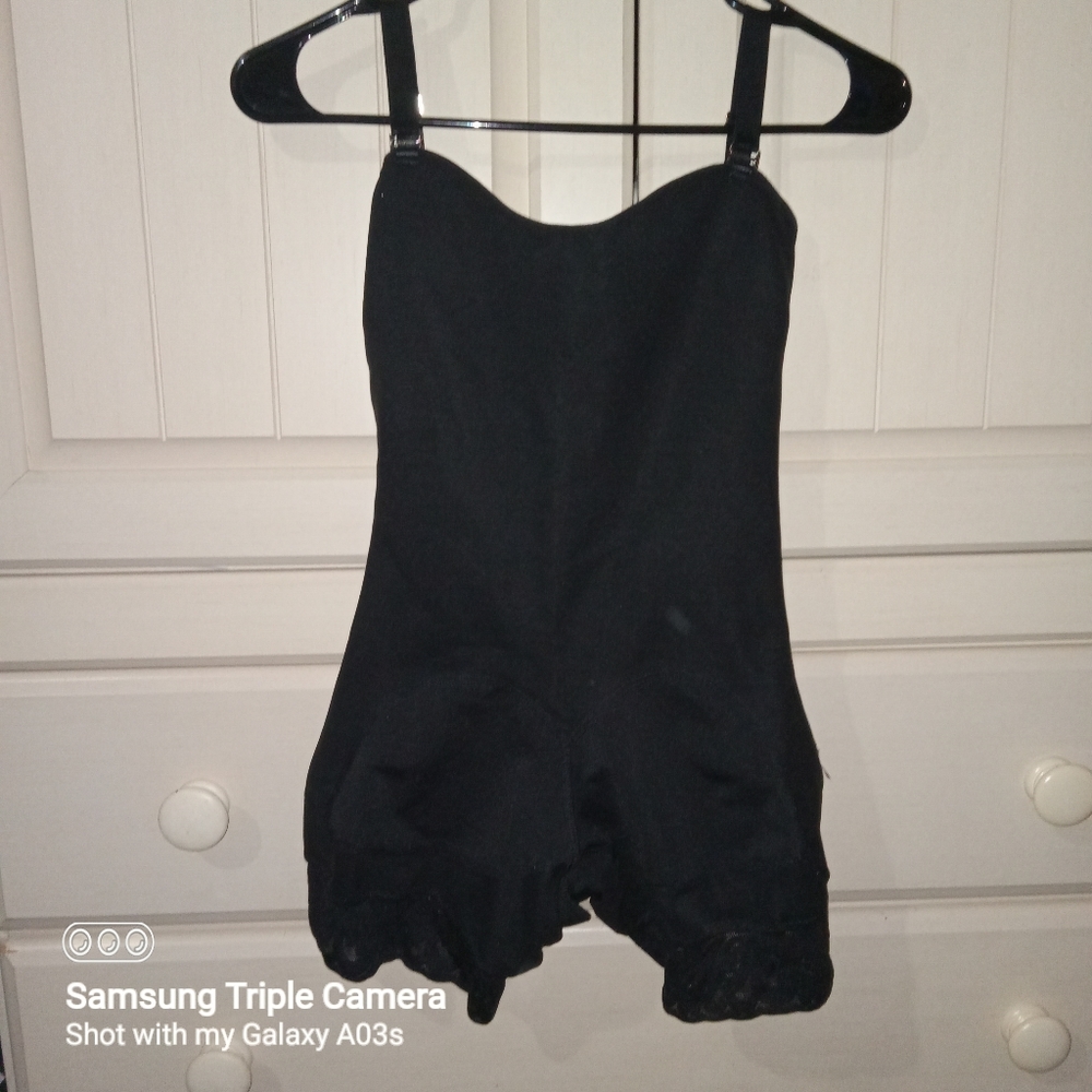 New w/o tags Black Faja Brazilian Butt lift BBL garment in small/medium